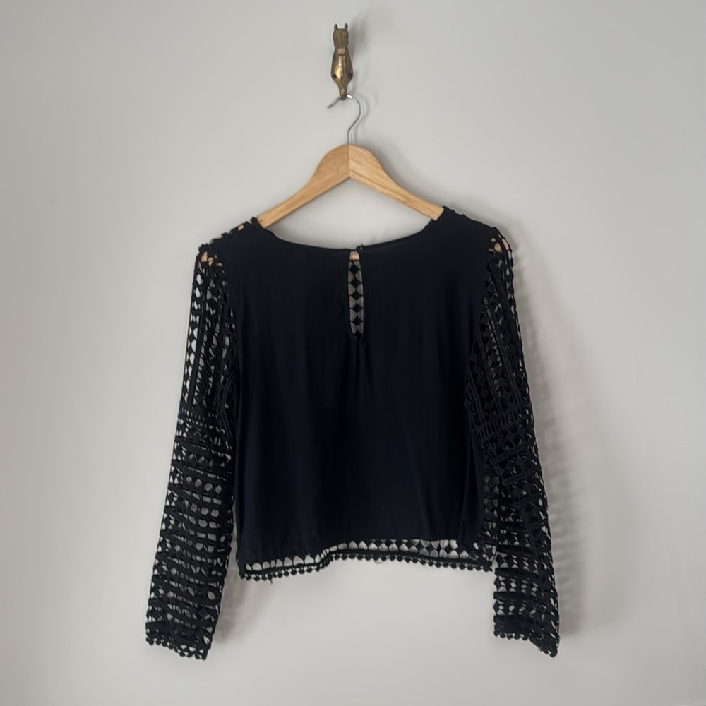 Lacework Top - Picture 2 of 8